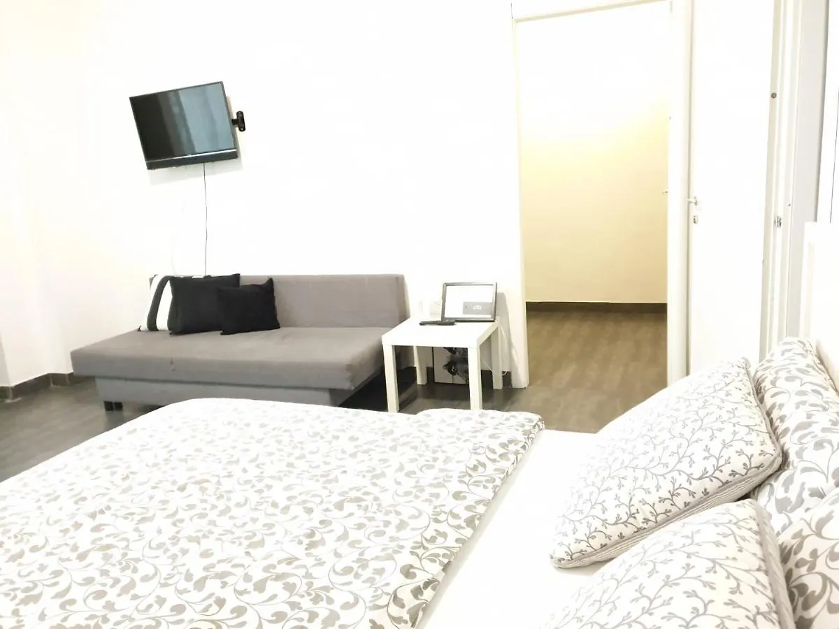 Trend Apartments Mediolan 0*,  Włochy